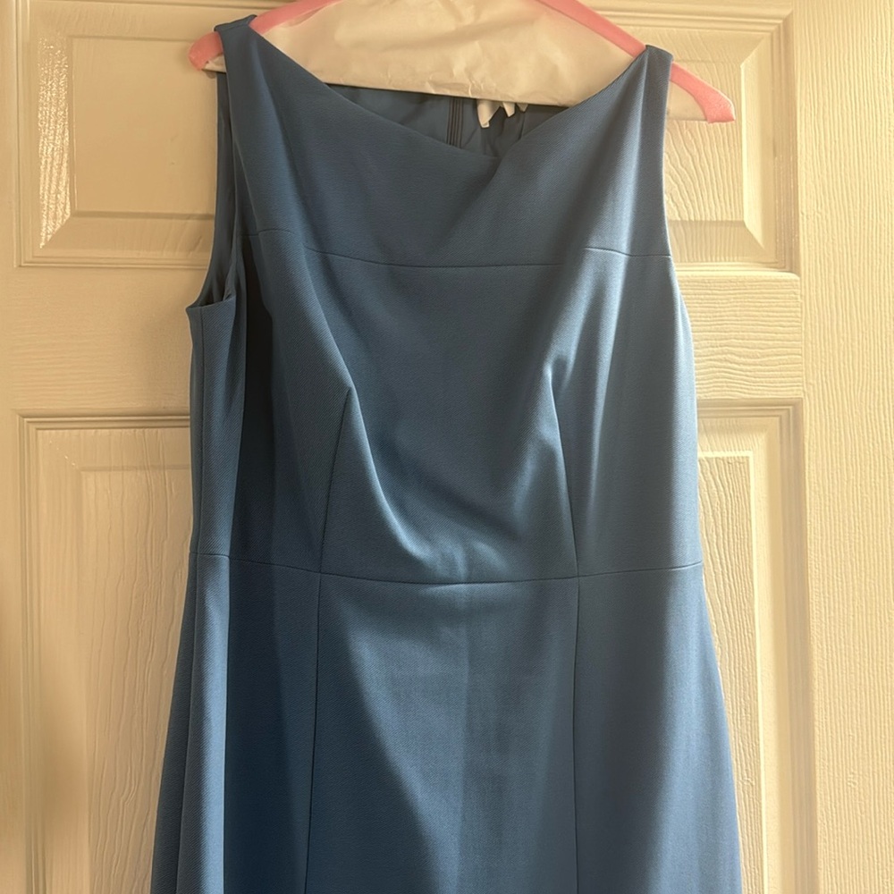 Hugo Boss sheath dress in a pretty blue, perfect for work, new with tags Size 10